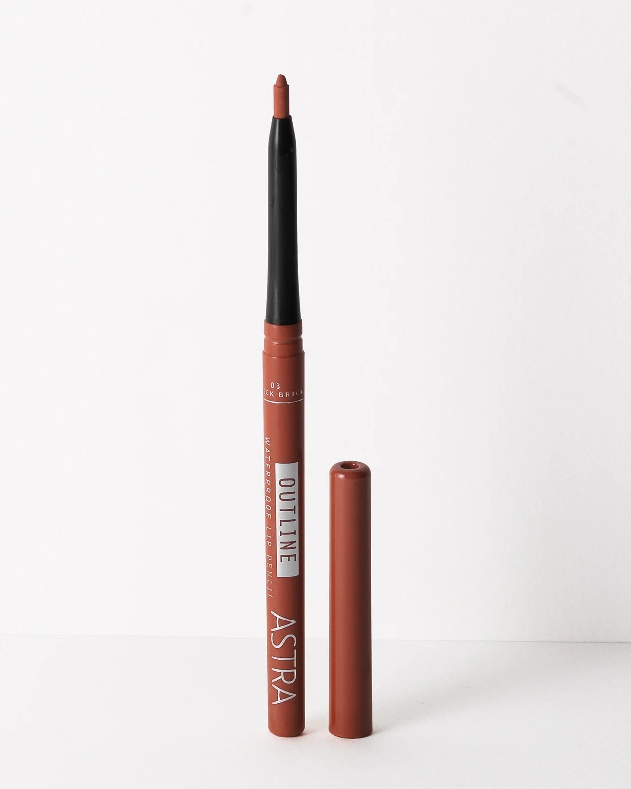 Astra Outline Waterproof Lip Pencil - Matita Labbra Waterproof 03 | RossoLacca