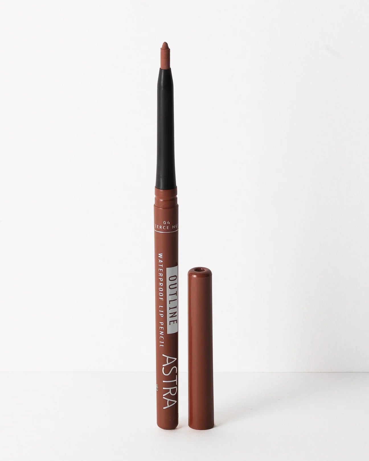 Astra Outline Waterproof Lip Pencil - Matita Labbra Waterproof 04 | RossoLacca